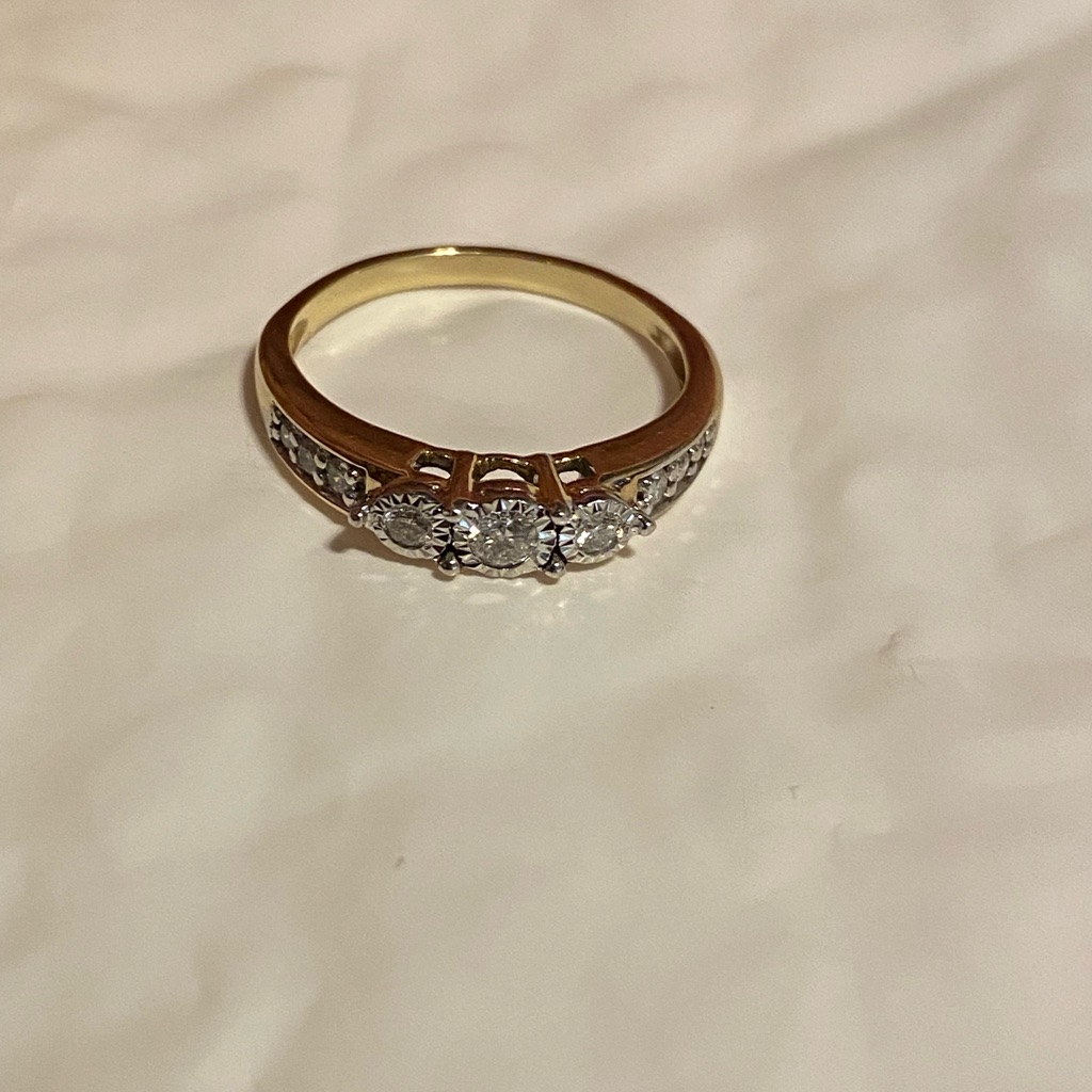 10k Yellow Gold Diamond Ring ThreeStone Style Size 8
